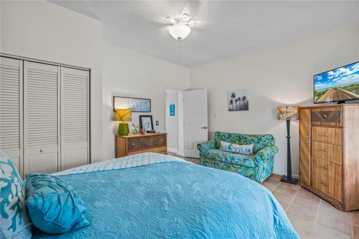 1st floor- Private entrance- Main bed room with closet- view 2