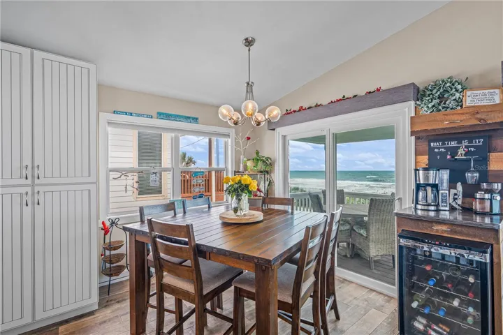 Dining area (Main house 2nd floor)