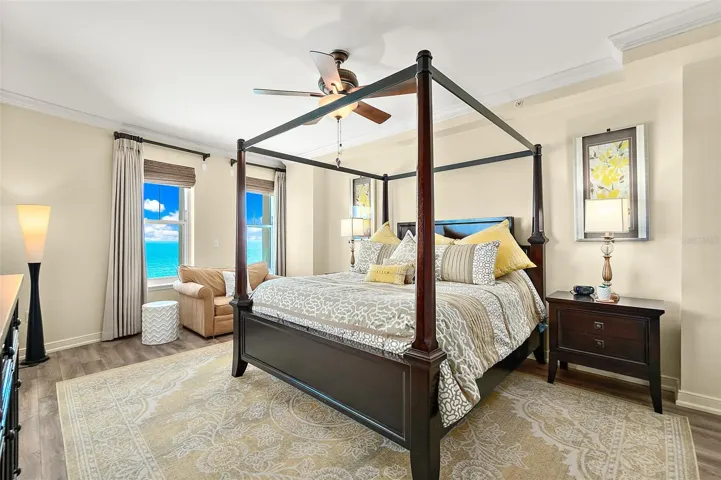 Primary oceanfront bedroom