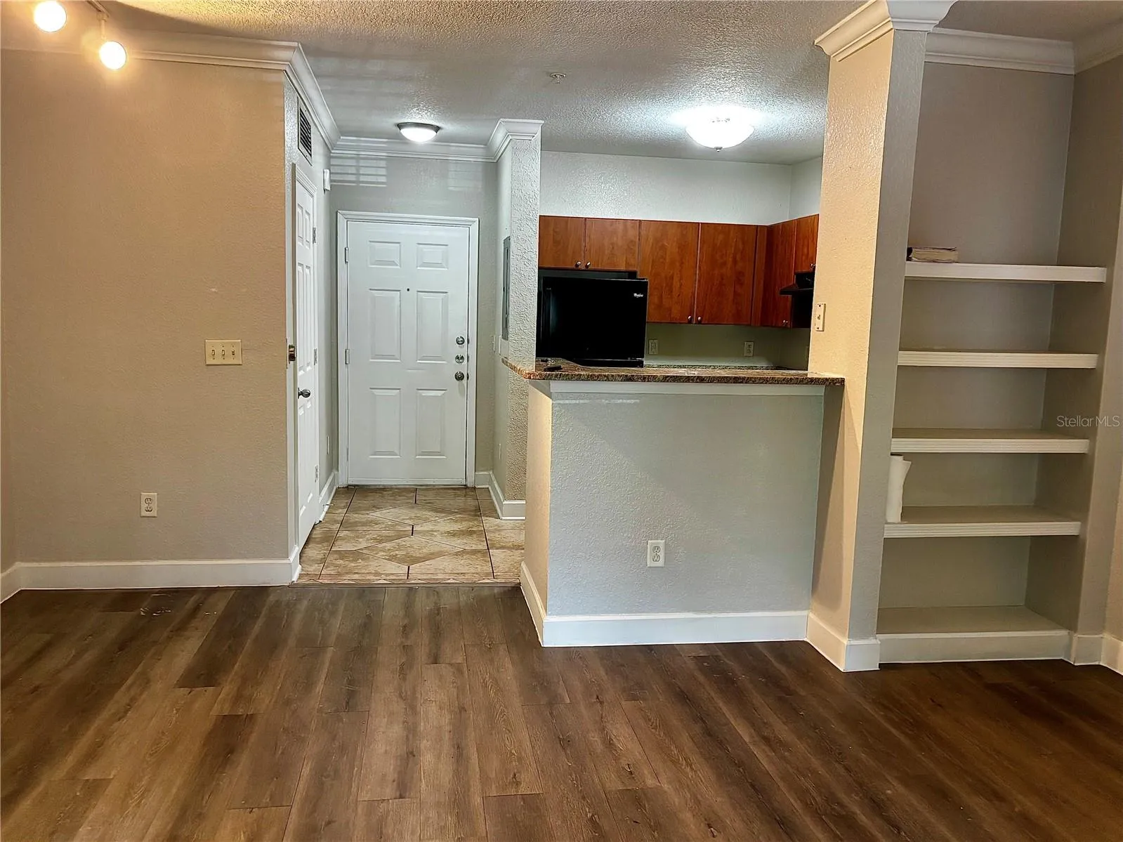 Built-in bookshelf