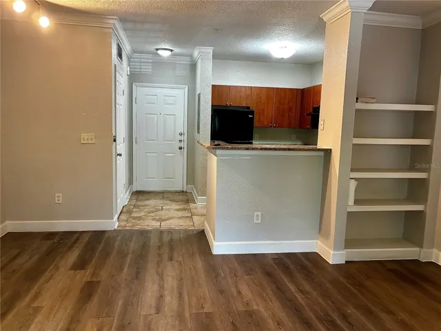 Built-in bookshelf