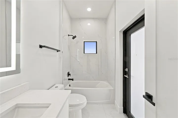 2nd / Pool Bath