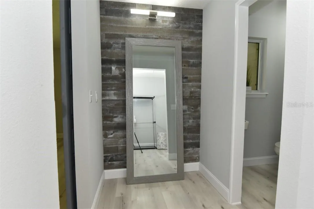 Dressing area for the modernista in you.