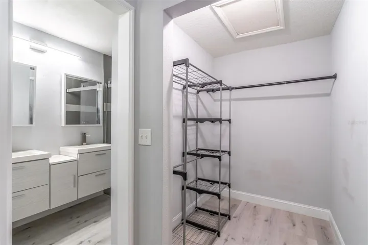 Enough space to design your perfect walk-in closet (5.1 x 6.3)