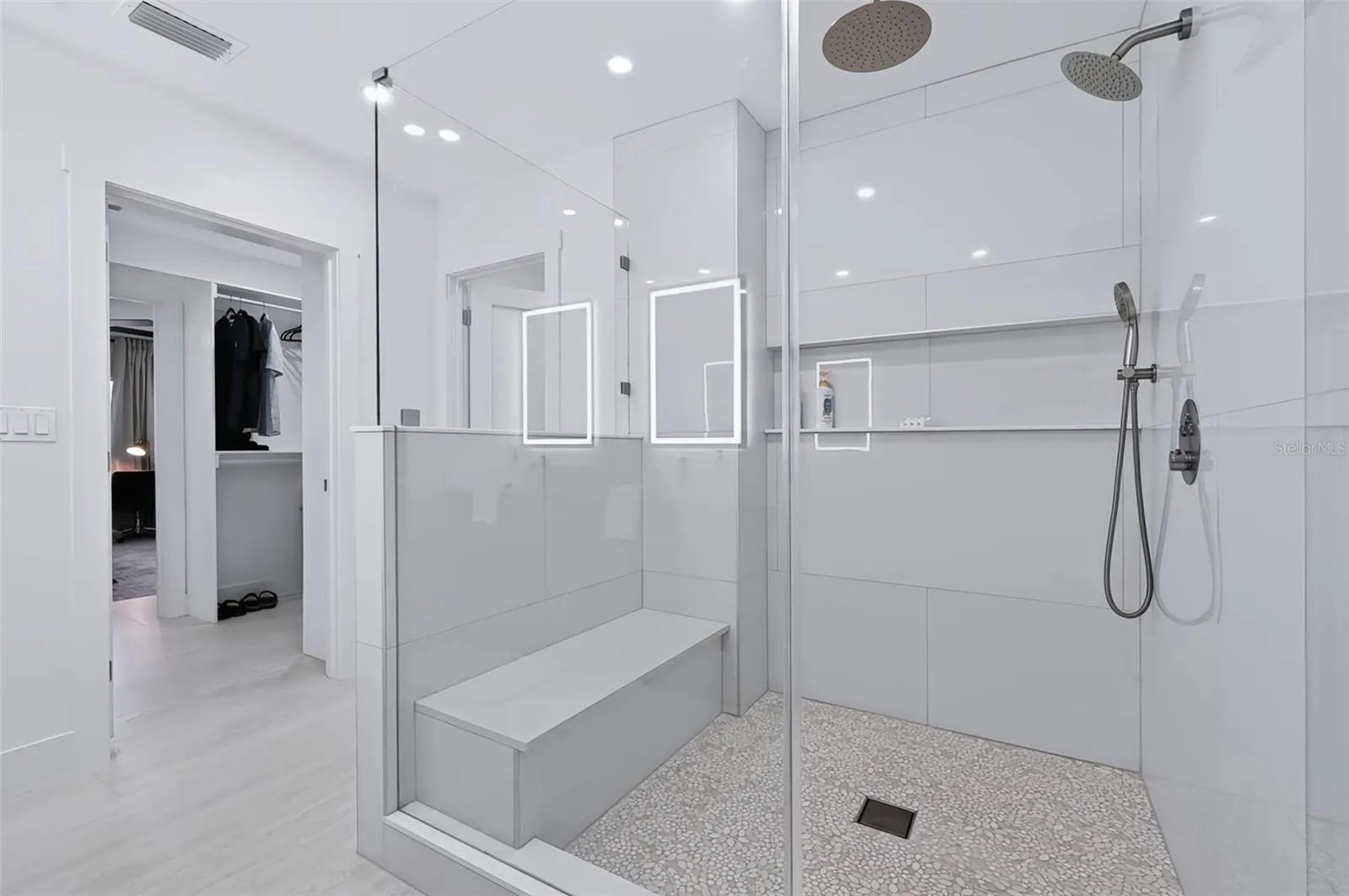 primary en suite bathroom