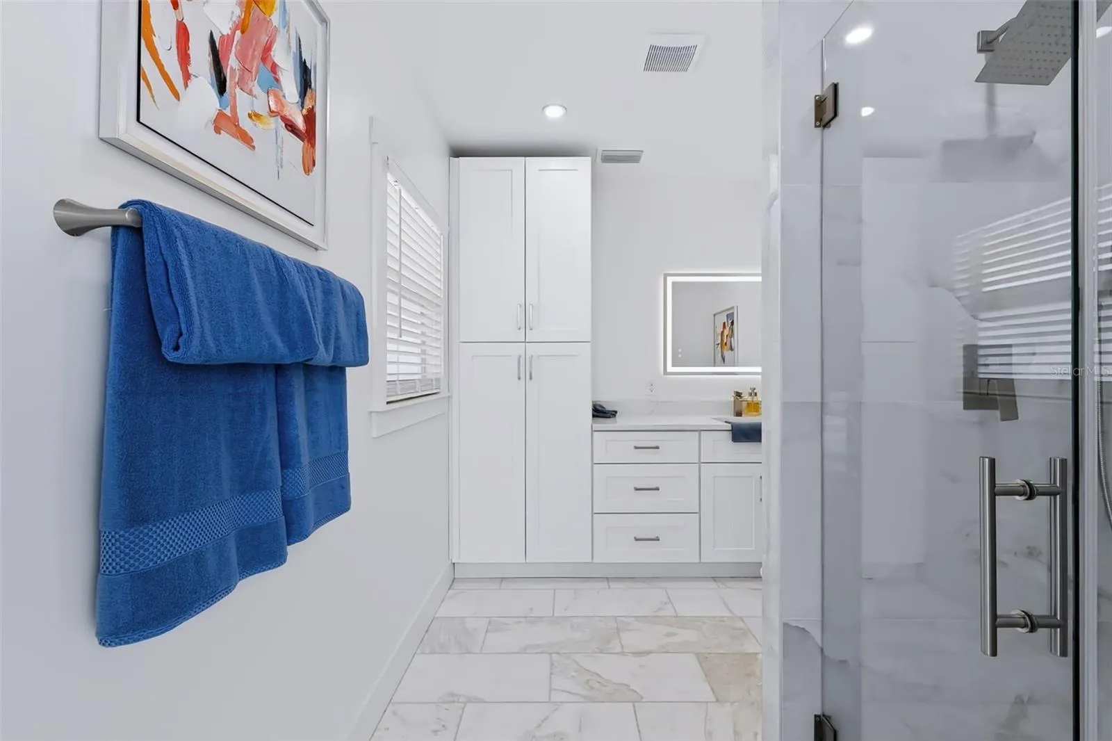 pool bathroom