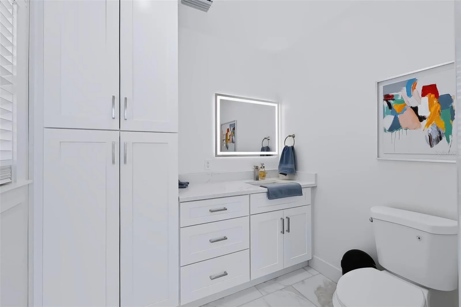 pool bathroom
