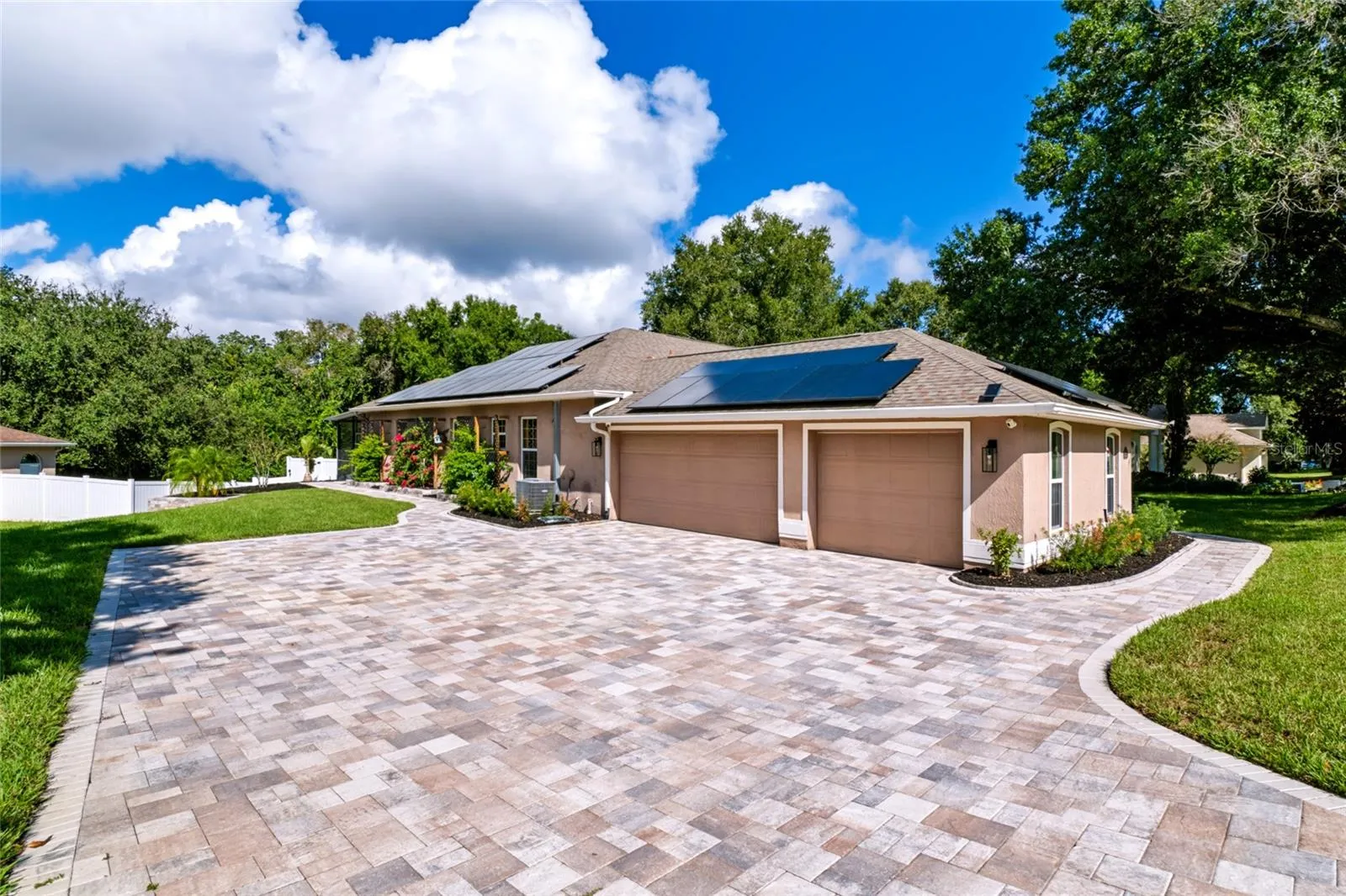 Driveway with pavers