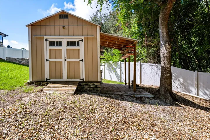 shed with lean to