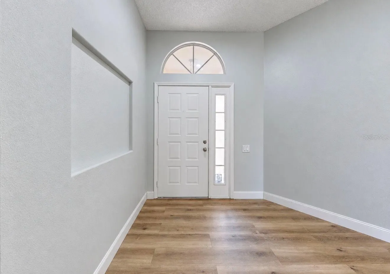 Entryway/ Foyer