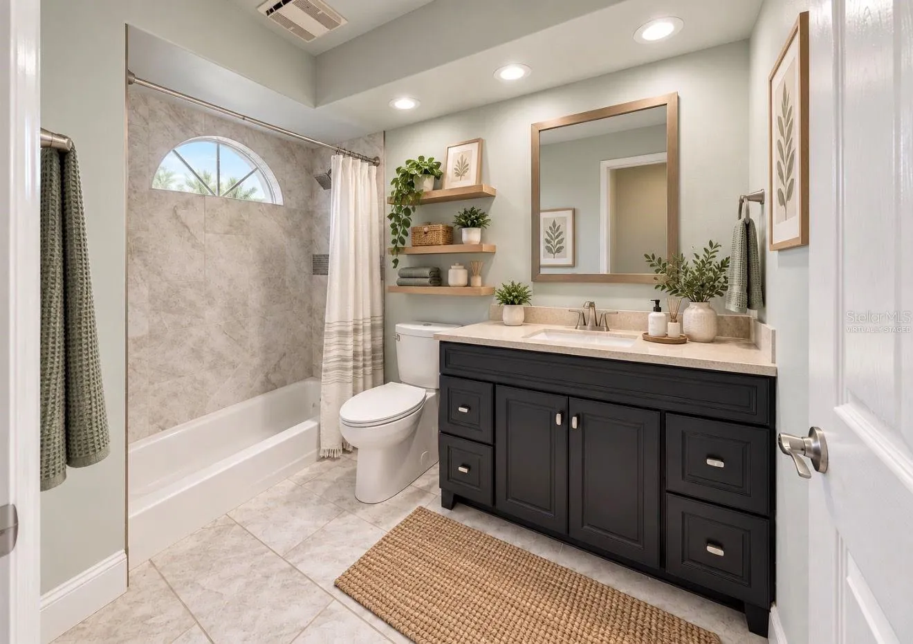 Virtually staged- 2nd Bathroom