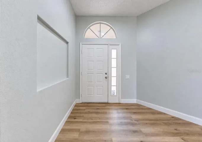 Entryway/ Foyer