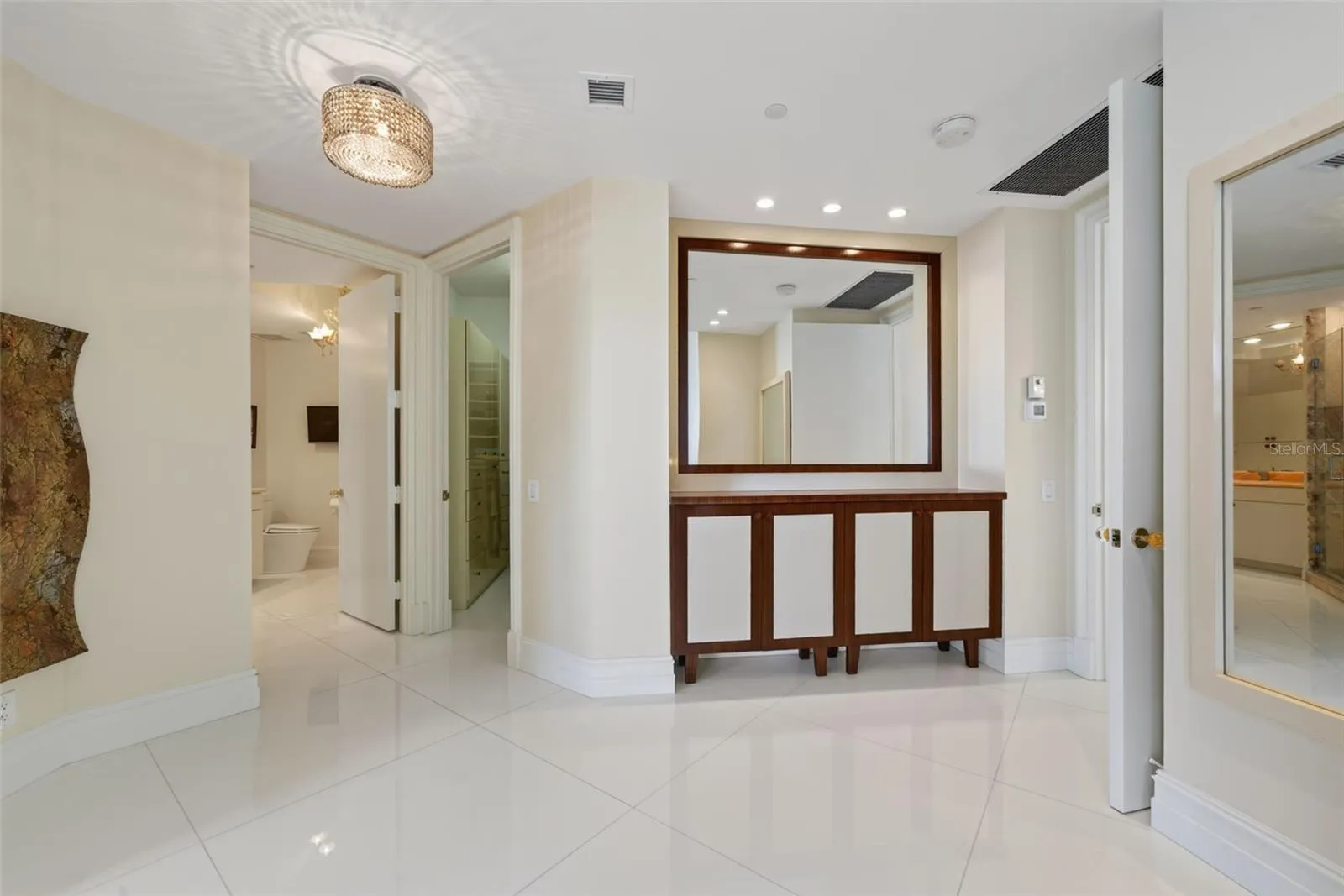 Primary Bedroom foyer