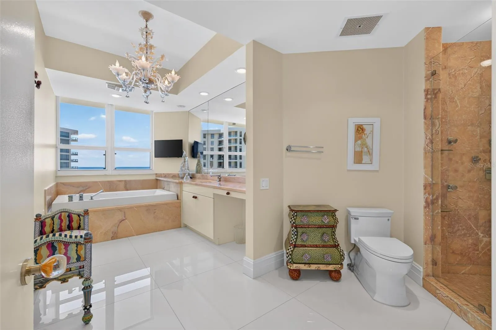 Primary bedroom "her" bath