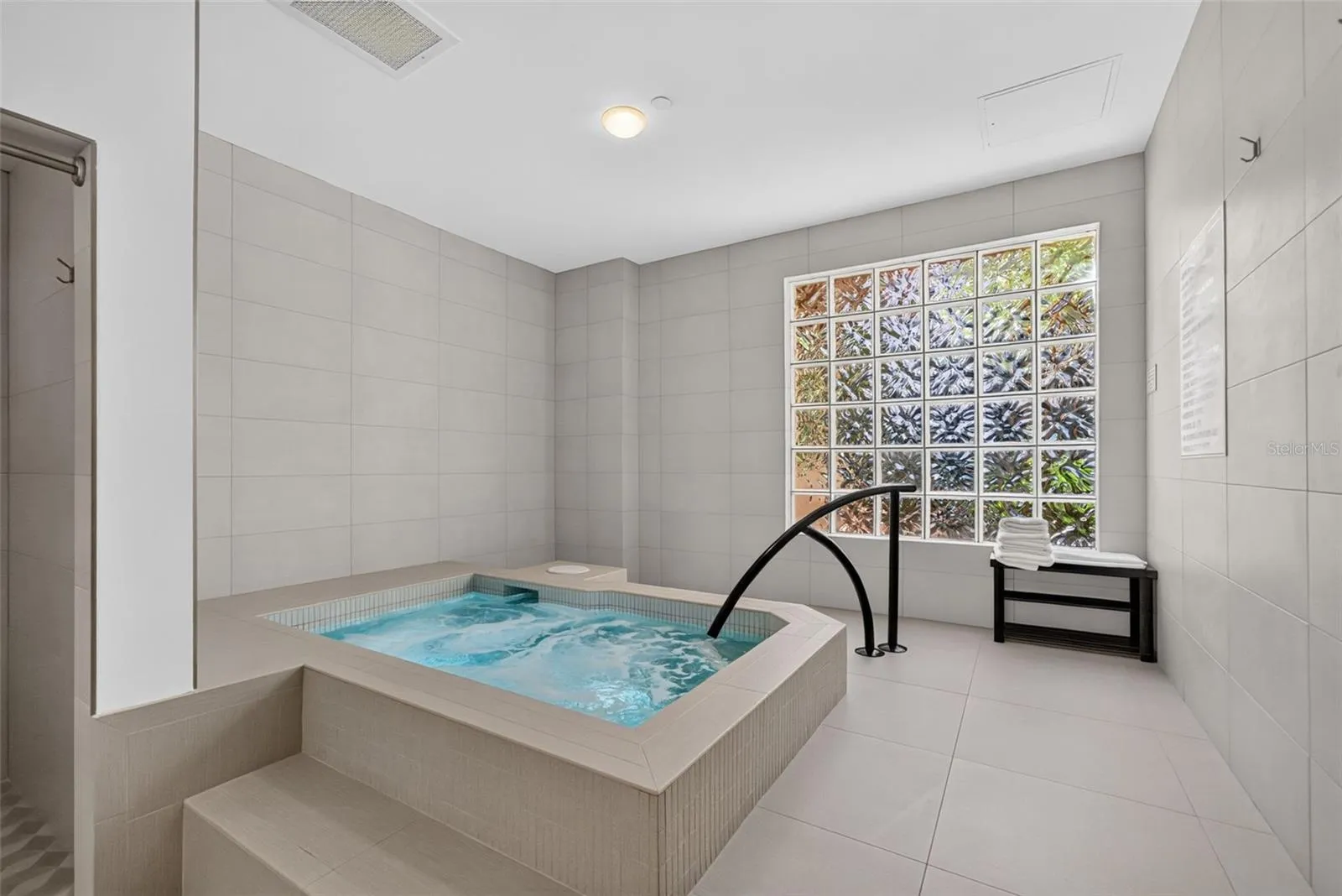 Ladies whirlpool Room