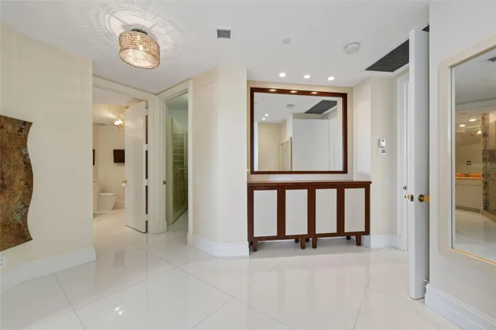Primary Bedroom foyer