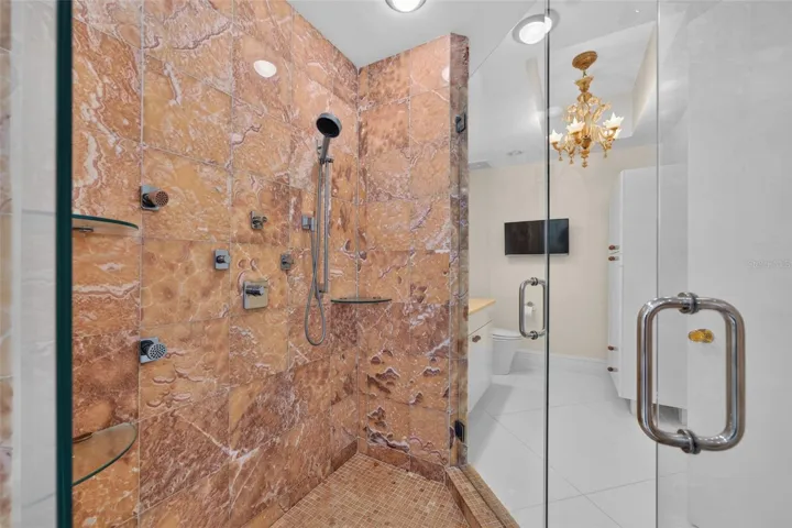 His/hers shower
