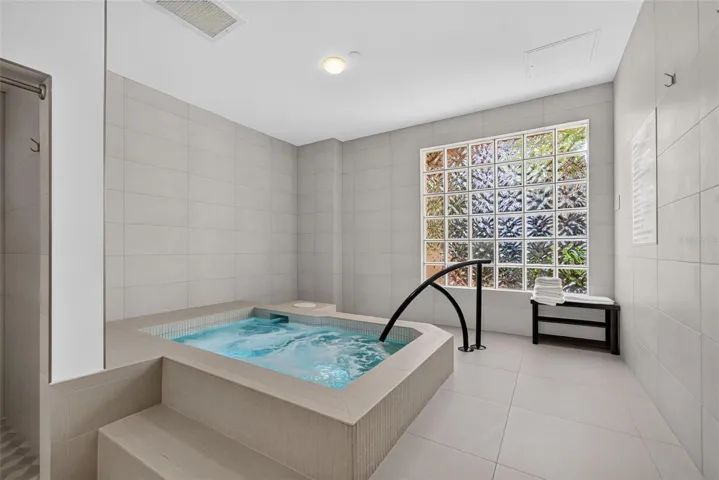 Ladies whirlpool Room
