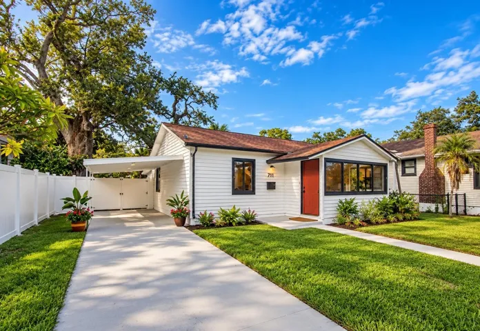 Beautiful move in ready home close to downtown and waterfront park.