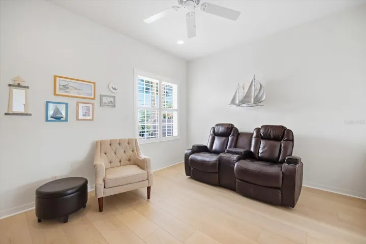 Bonus room/Den