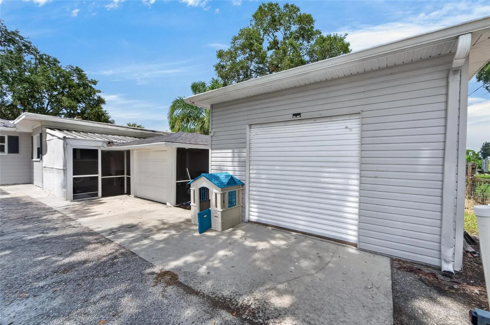 detached garage workshop