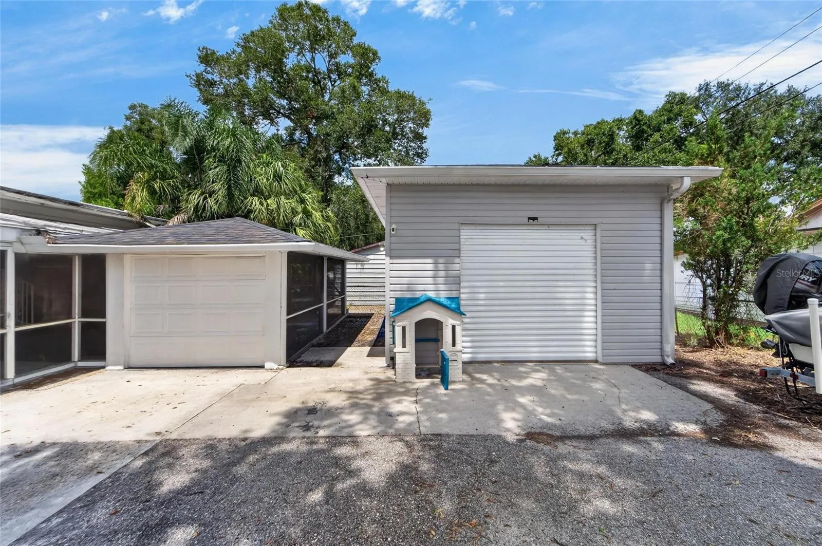 detached garage/workshop