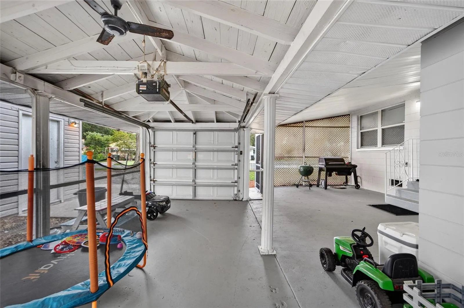 Large screen patio
