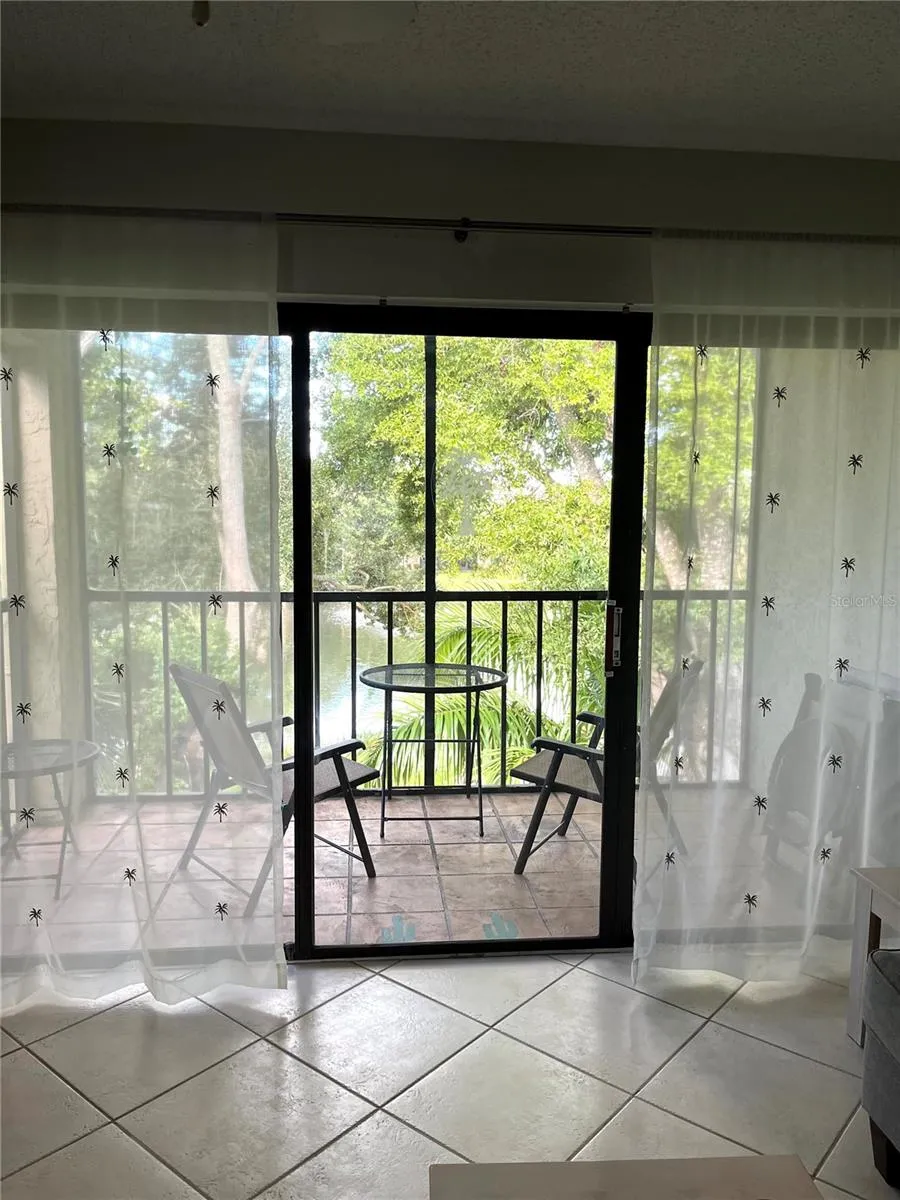 Family Room to Lanai