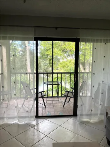 Family Room to Lanai