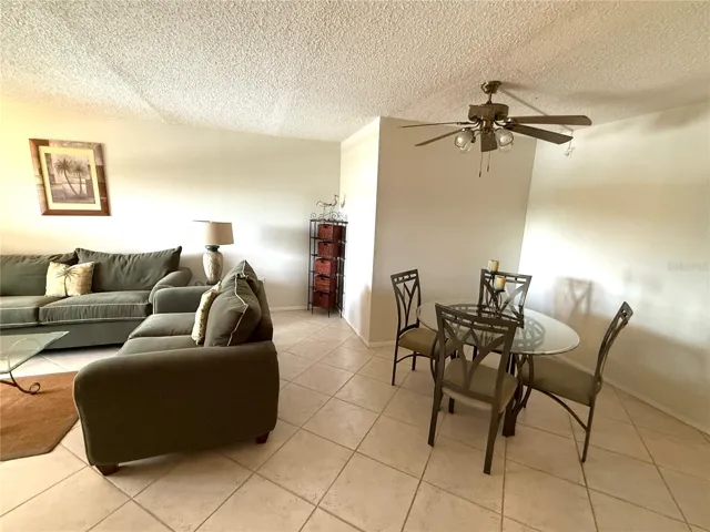 Living Room/Din Room