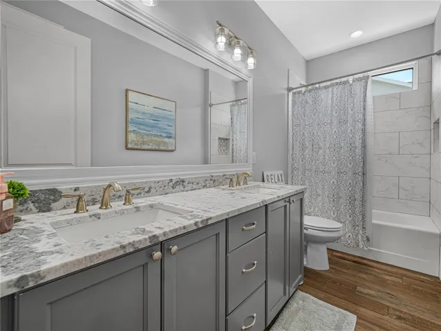 2nd bathroom
