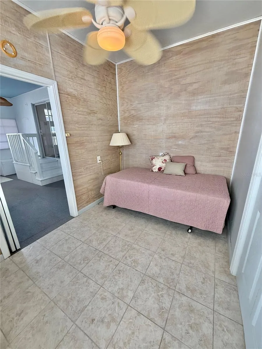 Extra Room off the laundry room