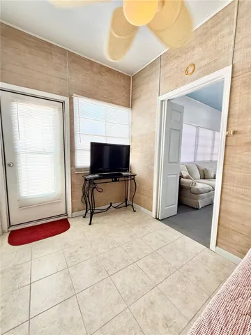 Extra Room off the laundry room
