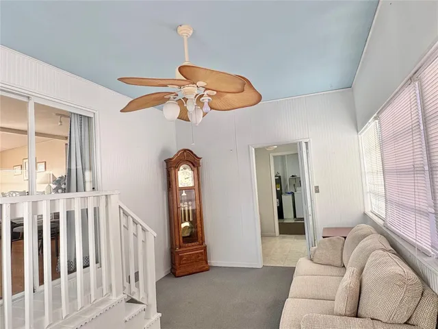 Entry way porch