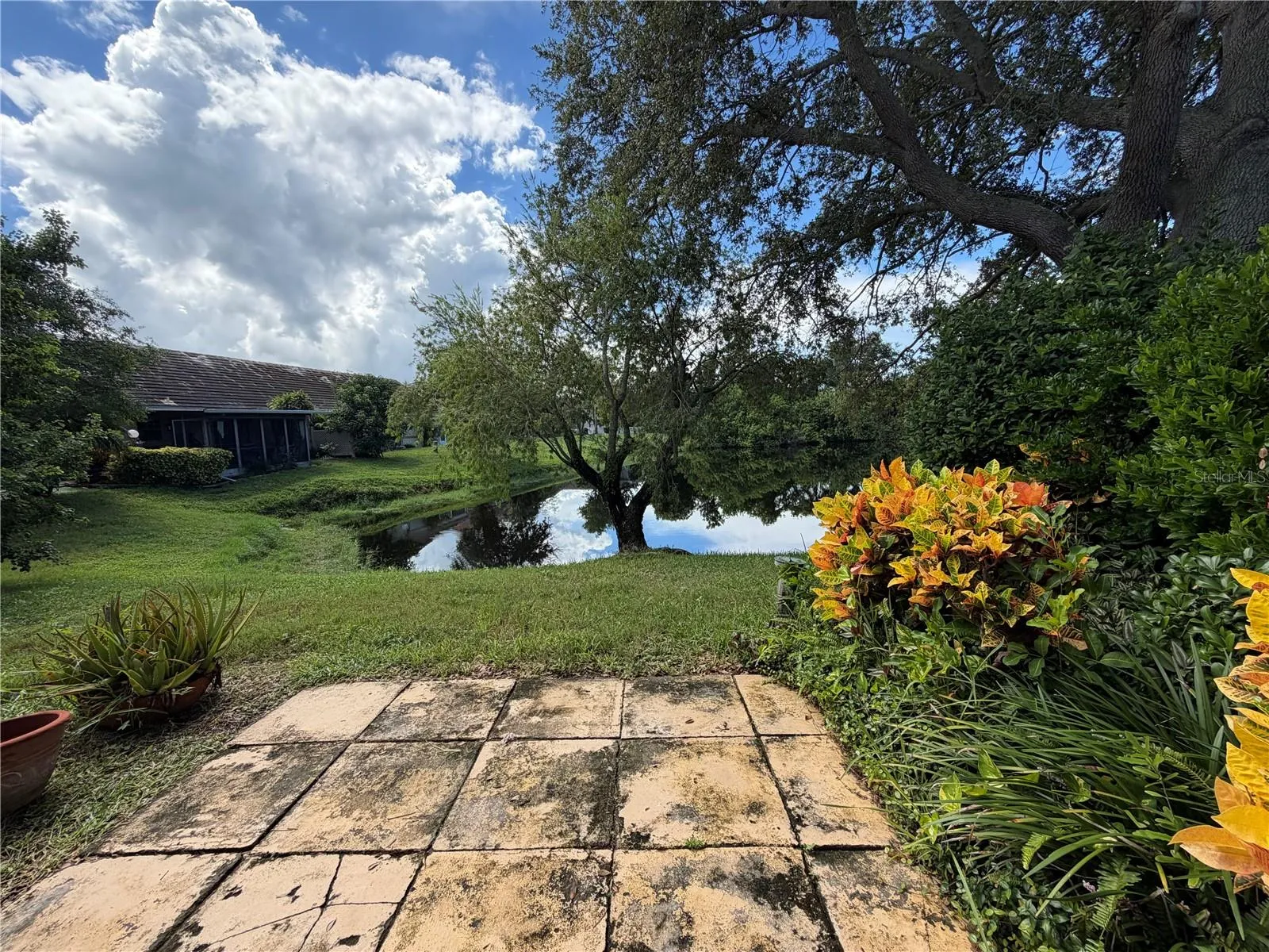 Enjoy lovely mornings or evenings overlooking this vieew