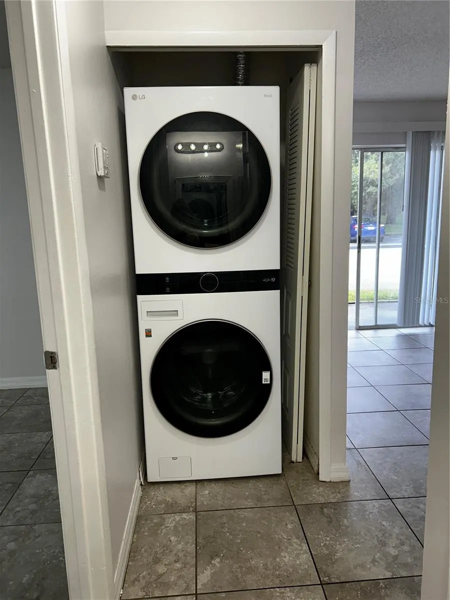 Laundry Closet with NEWER Washer and Dryer