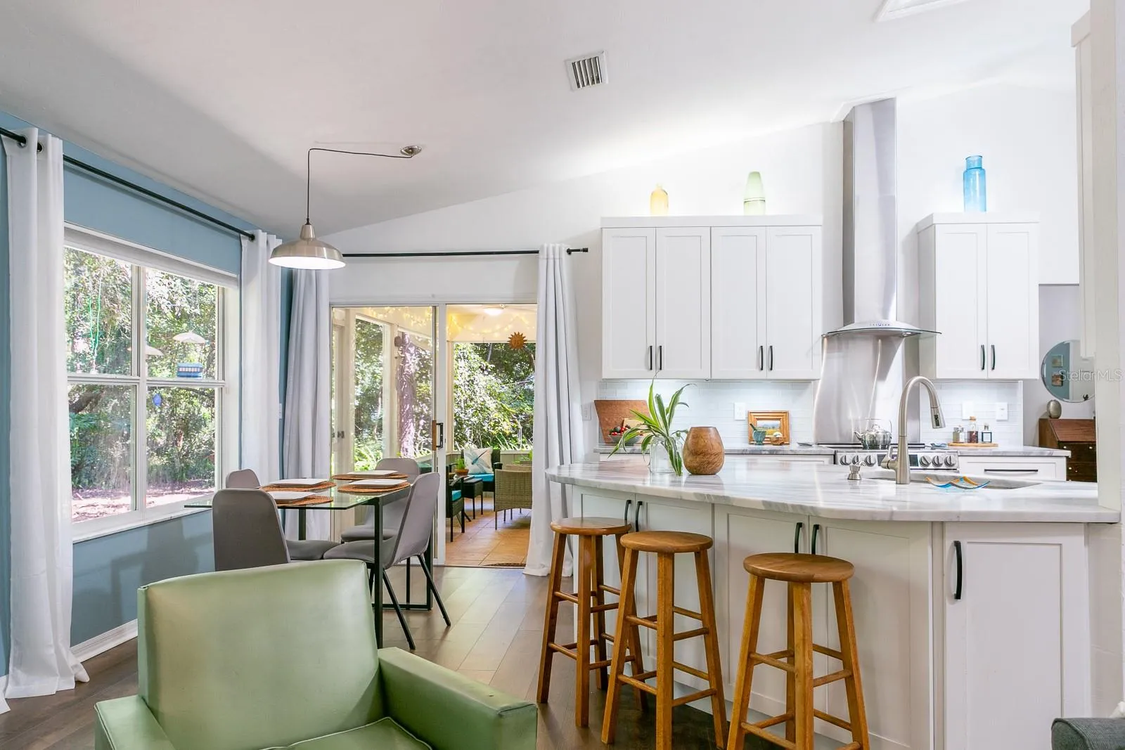 Kitchen Family Room Screened in porch