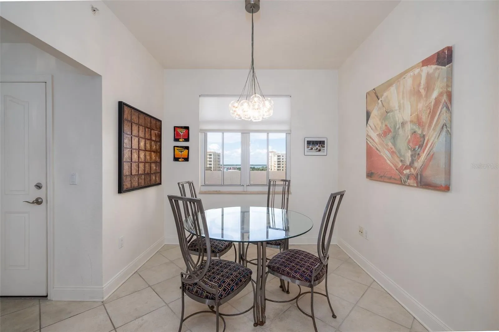 Breakfast nook can be office, studio or 3rd BR with sofa or murphy bed!