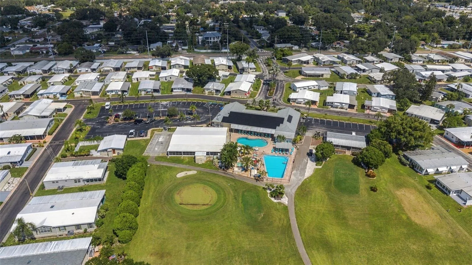 Second swimming pool on the north end of the community.