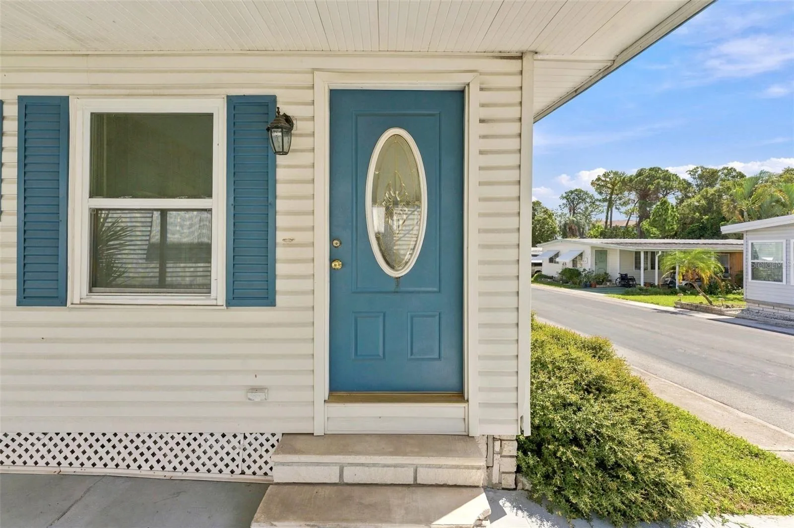 Front entry door to the unit