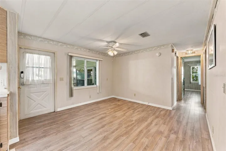 Family room, dinette area located right off the kitchen