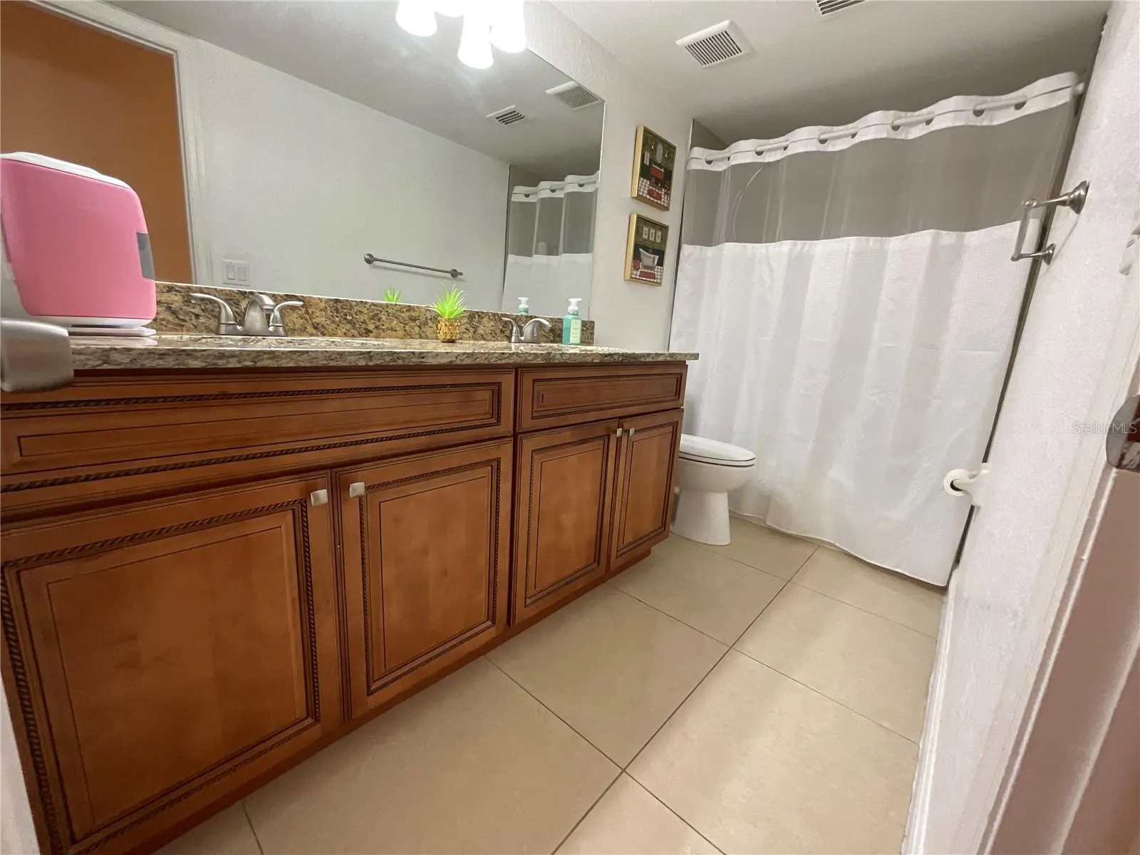 BATHROOM 3