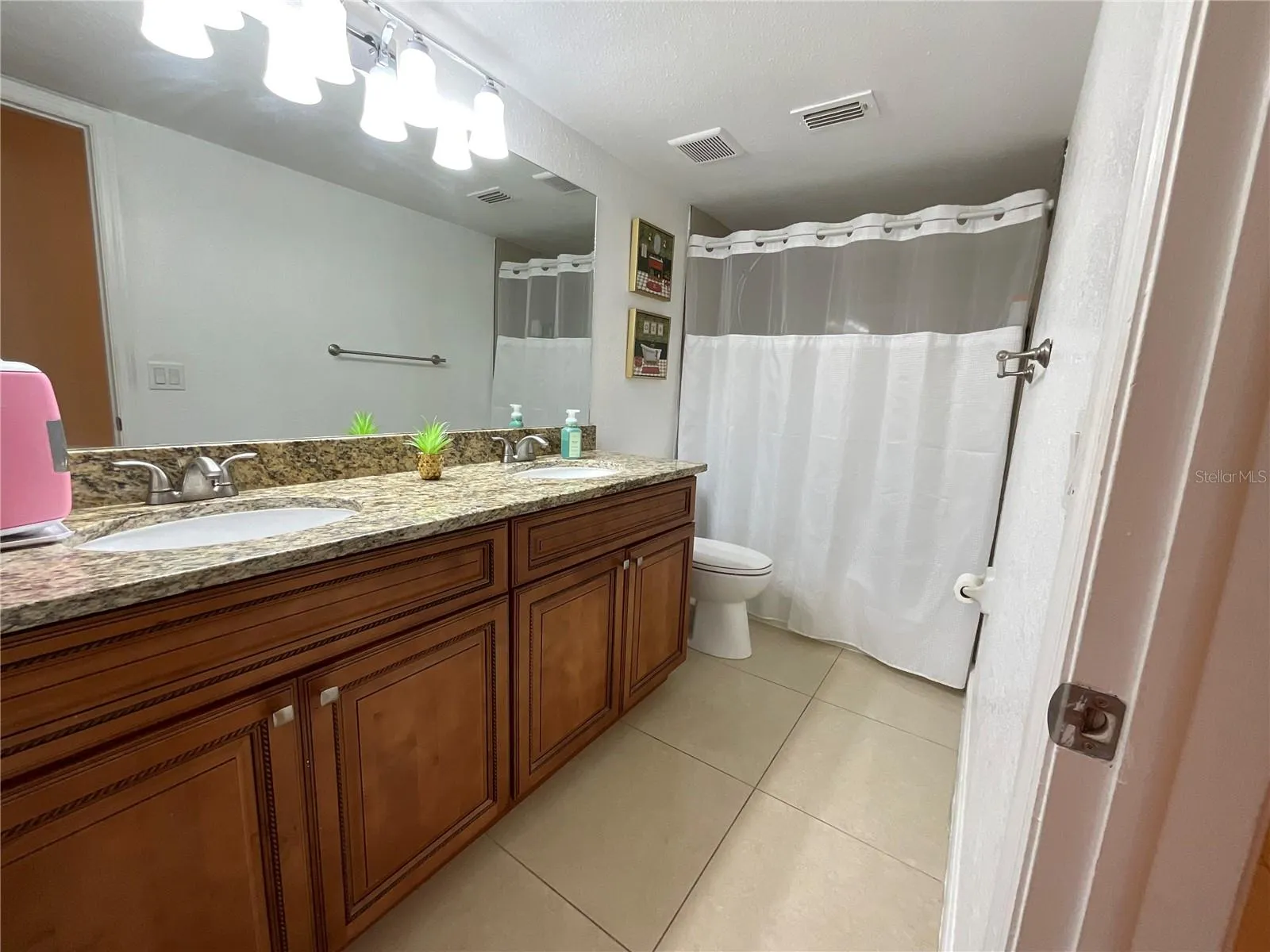 BATHROOM 3