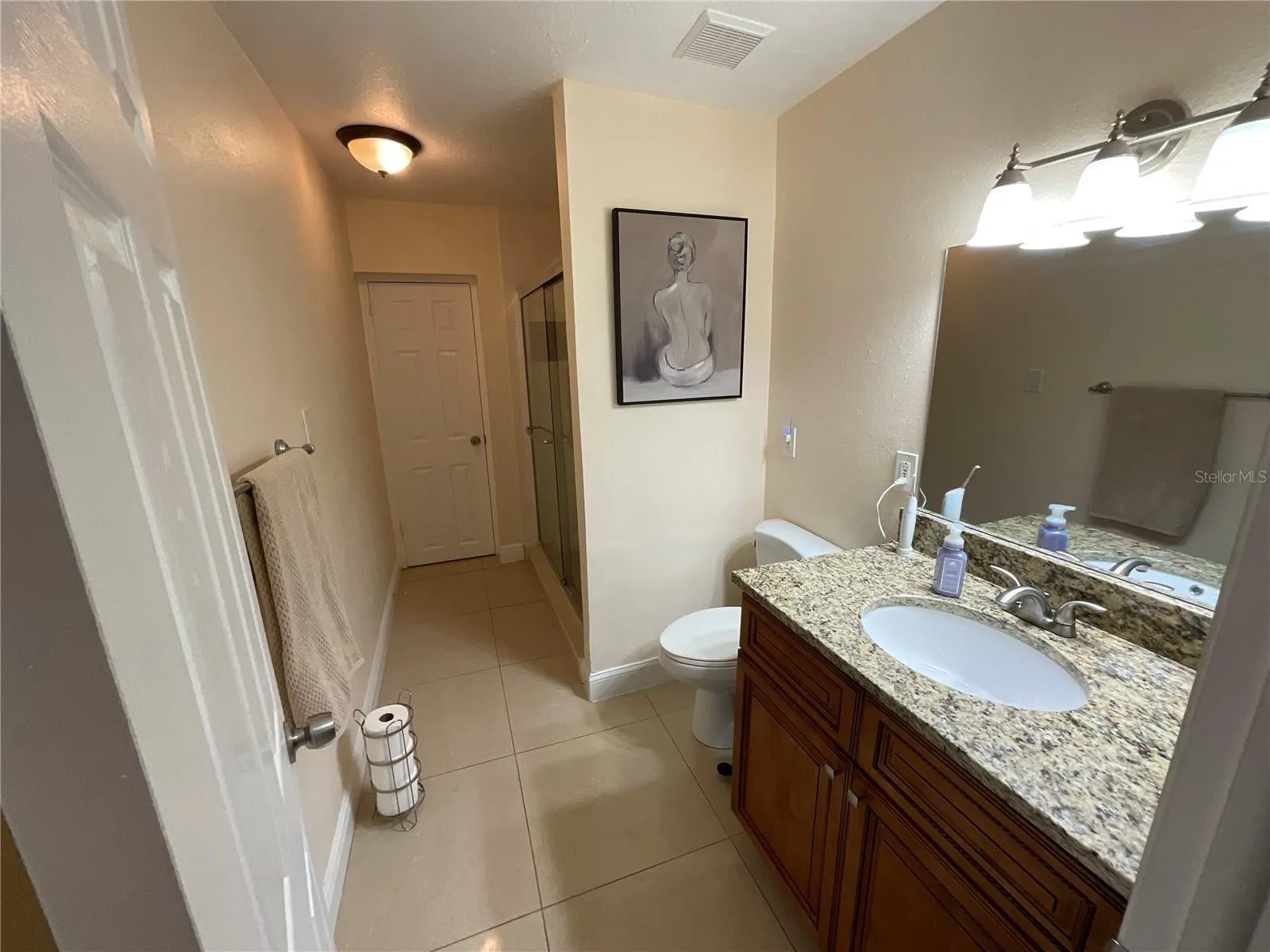 BATHROOM 2