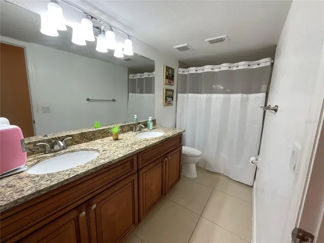BATHROOM 3