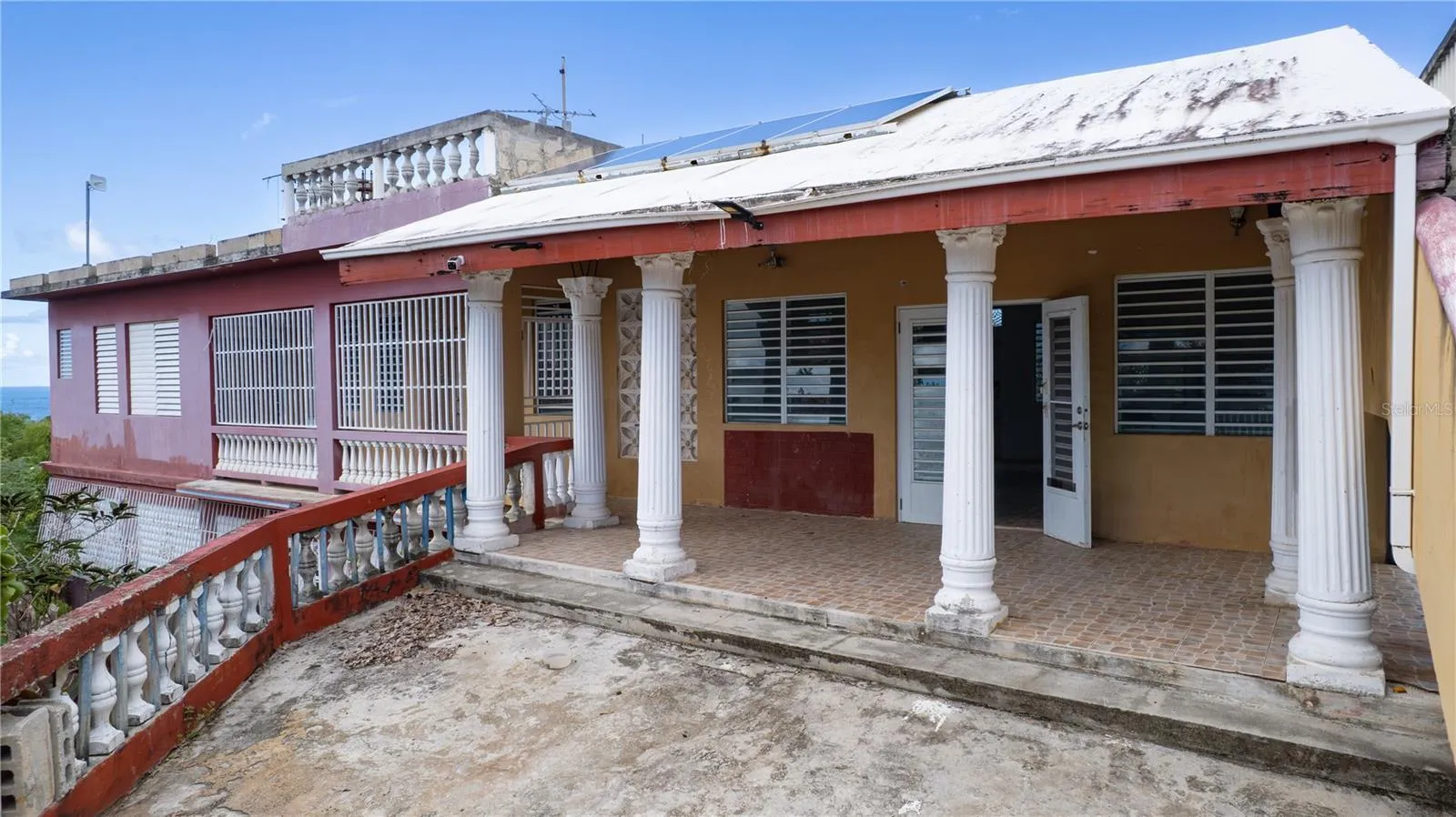 Main entrance - Dead End street.
