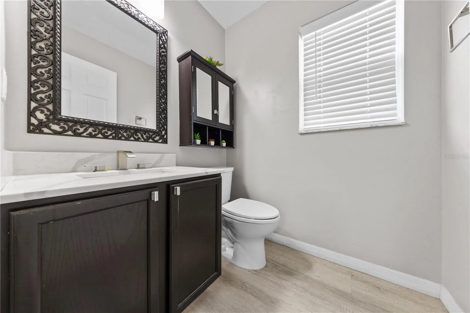 Guest Bathroom First floor