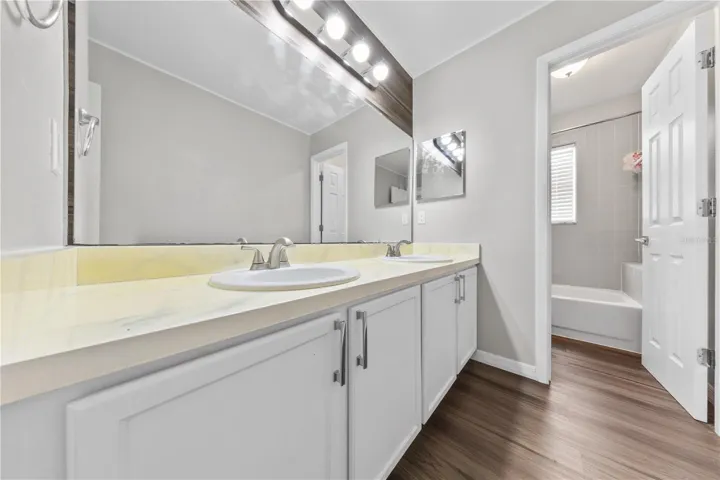 Full guest bathroom