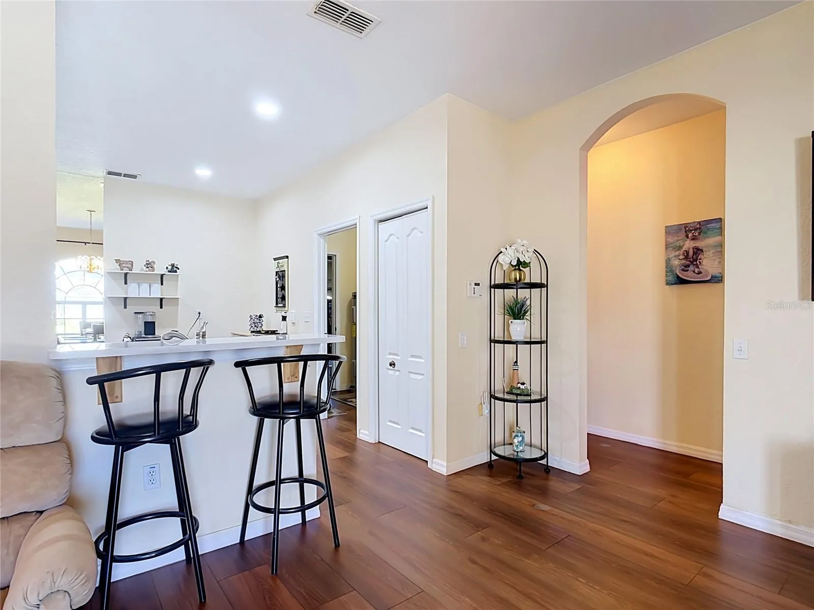 Breakfast bar
