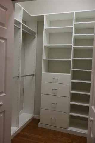 Walk-in closet 1